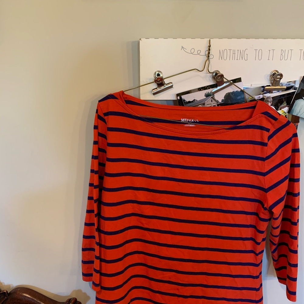 Morona Size Large orange and navy stripes